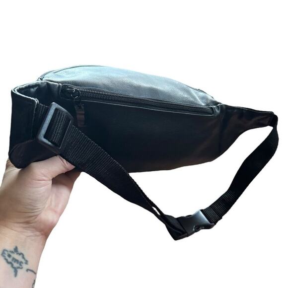 VTG Bellagio Hotel and Casino Faux Leather Embroidered Fanny Pack Belt Bag OS - Picture 2 of 10